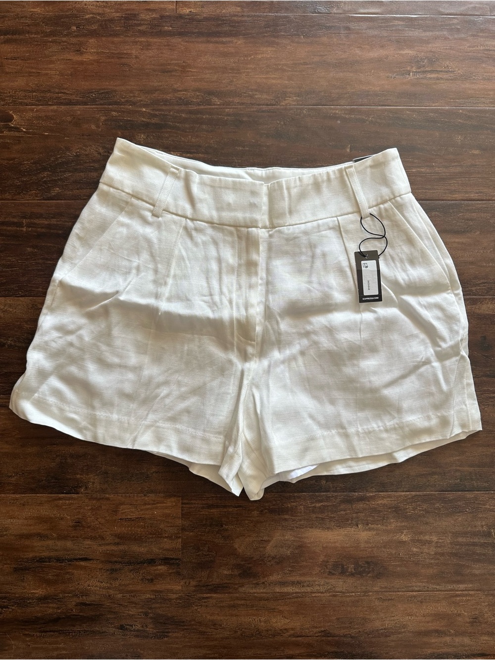 NWT Express Women's White Linen Blend Tailored Shorts